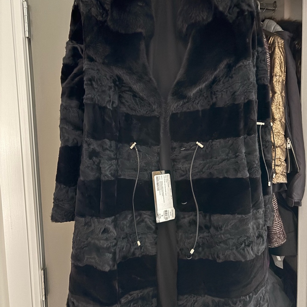 GORSKI Black Fur Coat - Picture 2 of 3